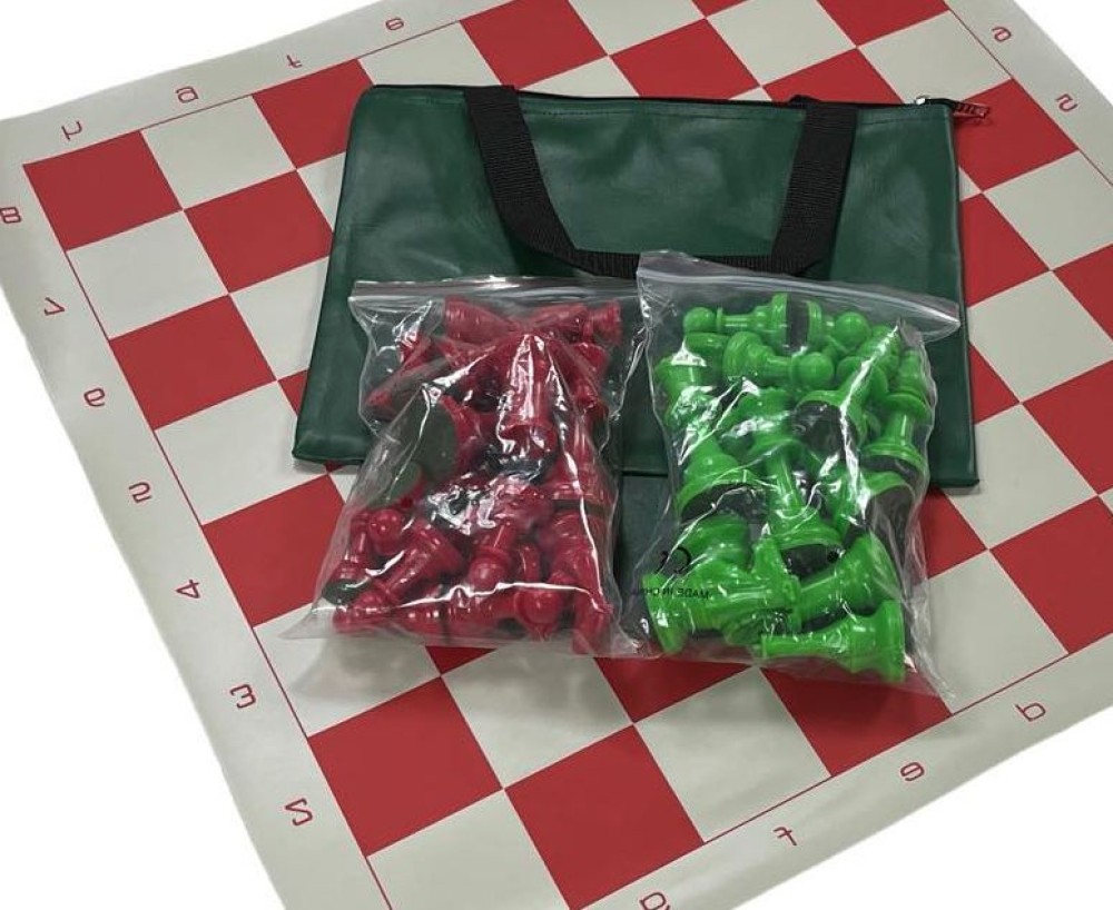 CHESS COMBO - Red/Green Holiday Theme - Board/Bag/Pieces