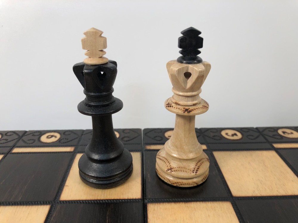 19" Consul Black Chess Set - Folding Wood Board & Wood Chess Pieces