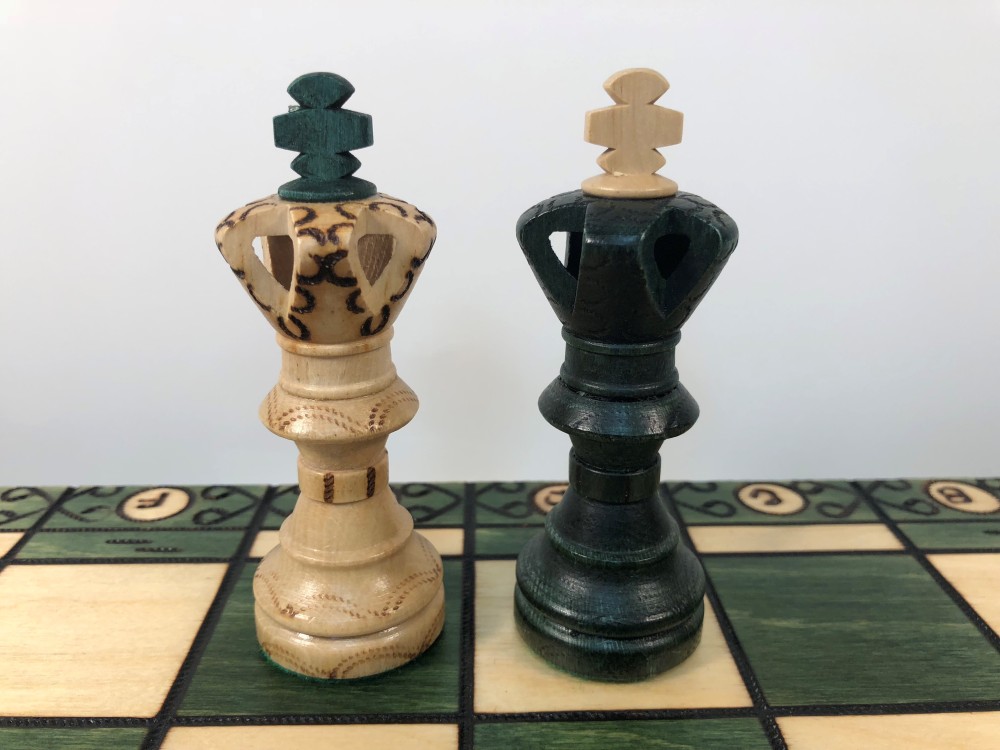 21" Ambassador Green Chess Set -Folding Board - 4 1/4" King